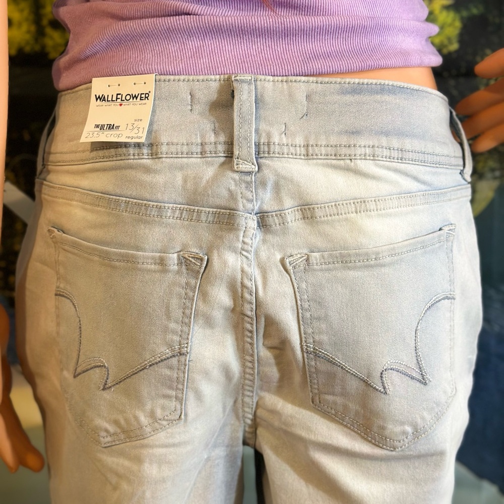 Wallflower Sky Blue Ultra Fit Stretch Ultra Soft Cropped